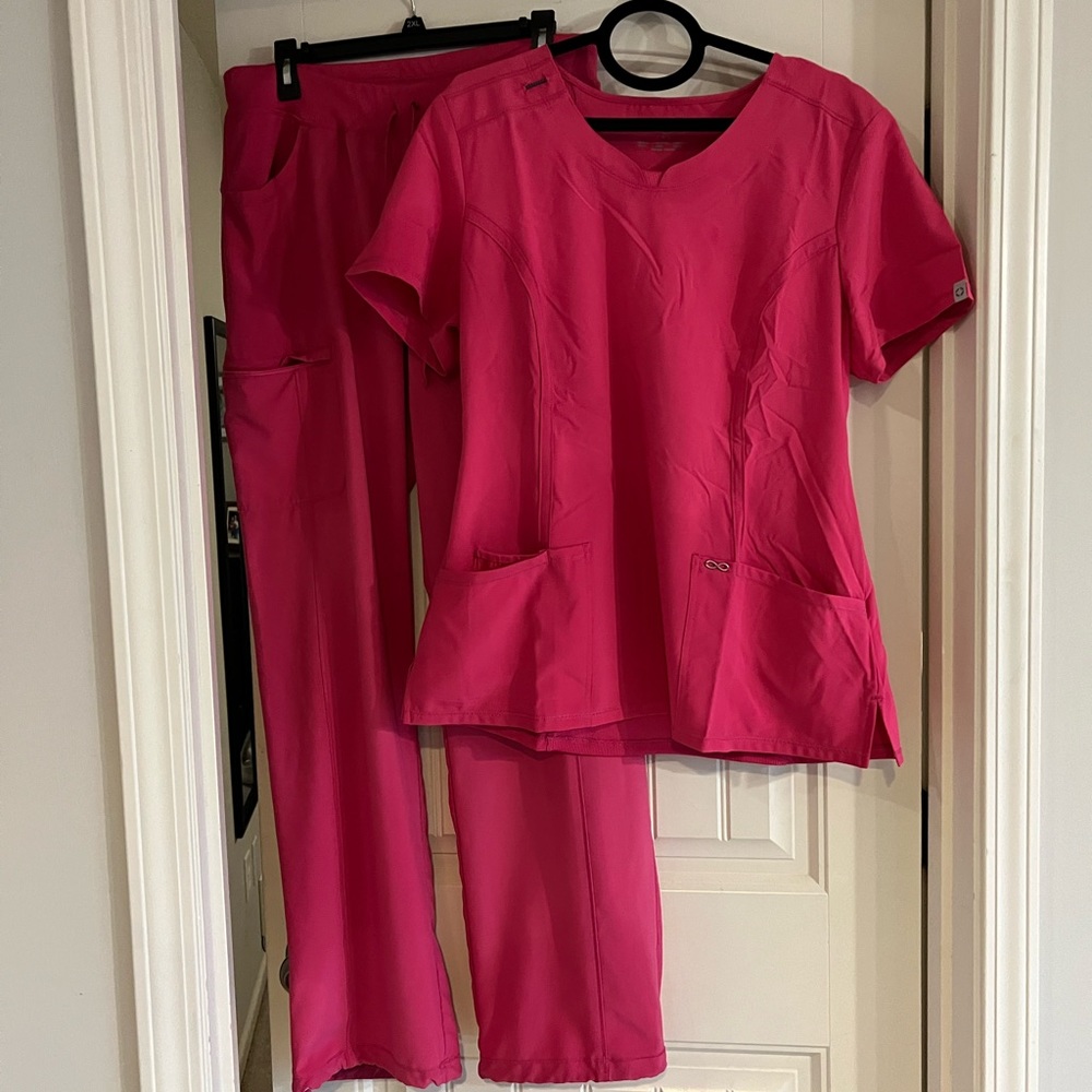 Women’s Cherokee Infinity Scrub Set!
